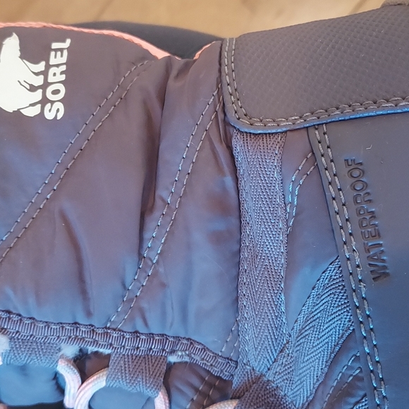 Sorel Girls Waterproof Plum Quilted Shearling Lined Toggle Winter Boot Size 4 - Picture 8 of 11